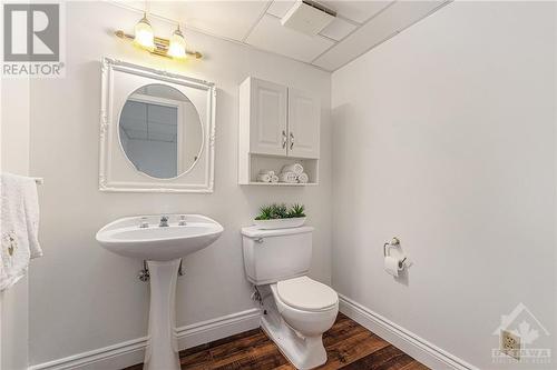 44 Innesbrook Court, Stittsville, ON - Indoor Photo Showing Bathroom