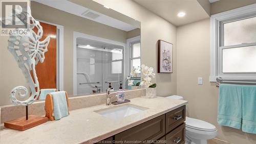 9560 Malden, Amherstburg, ON - Indoor Photo Showing Bathroom