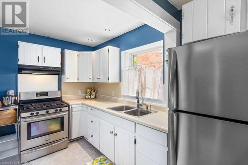 1131 4Th Avenue W, Owen Sound, ON - Indoor Photo Showing Kitchen With Double Sink