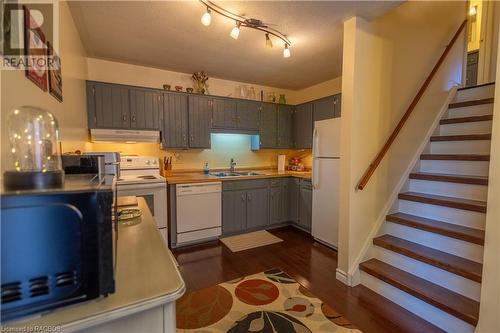 704 11Th Street, Hanover, ON - Indoor Photo Showing Kitchen With Double Sink