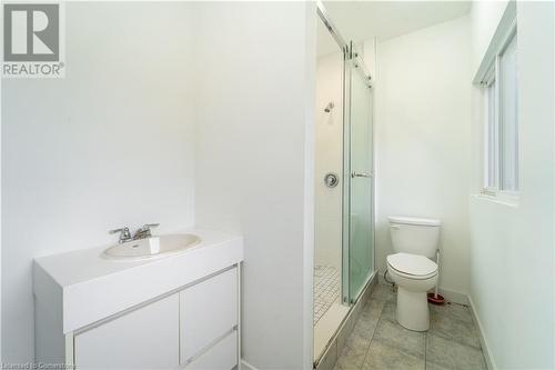 305 Cannon Street E, Hamilton, ON - Indoor Photo Showing Bathroom