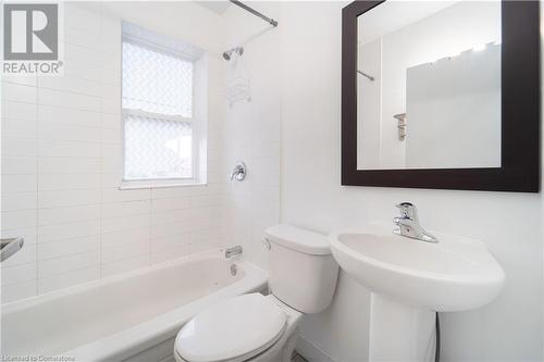 305 Cannon Street E, Hamilton, ON - Indoor Photo Showing Bathroom