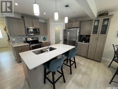 3250 Daphne Street, Regina, SK - Indoor Photo Showing Kitchen With Double Sink With Upgraded Kitchen