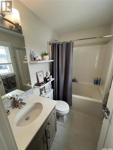 3250 Daphne Street, Regina, SK - Indoor Photo Showing Bathroom