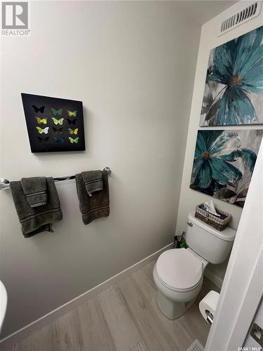 3250 Daphne Street, Regina, SK - Indoor Photo Showing Bathroom