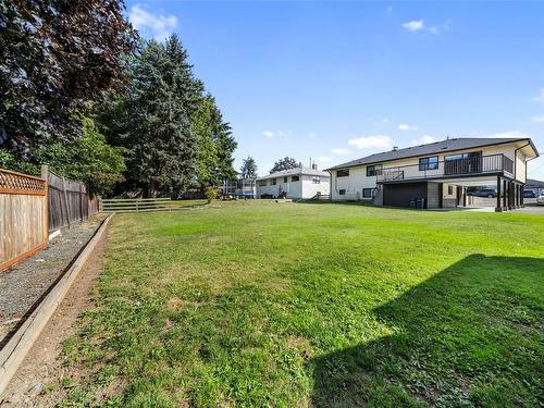 1690 Garnet Rd, Saanich, BC 