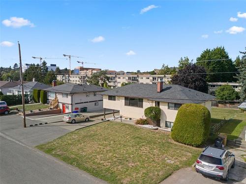 1690 Garnet Rd, Saanich, BC 