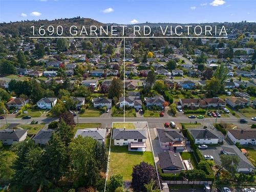 1690 Garnet Rd, Saanich, BC 