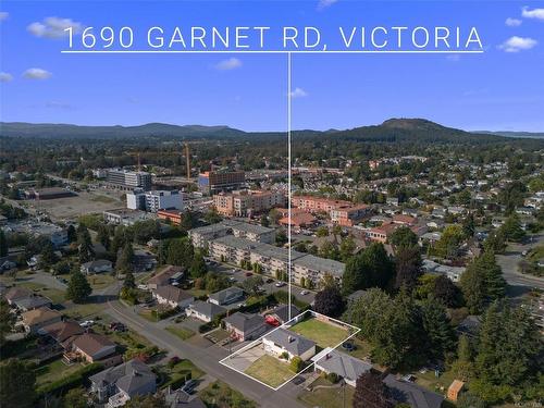 1690 Garnet Rd, Saanich, BC 