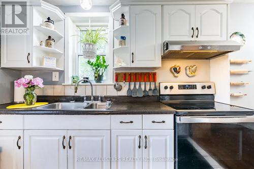 13330 Marsh Hill Road, Scugog (Port Perry), ON - Indoor Photo Showing Kitchen With Double Sink