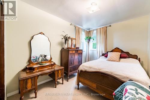 13330 Marsh Hill Road, Scugog (Port Perry), ON - Indoor Photo Showing Bedroom