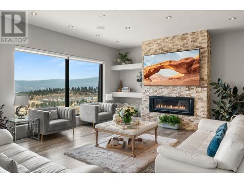 1789 Diamond View Drive, West Kelowna, BC - Indoor Photo Showing Living Room With Fireplace