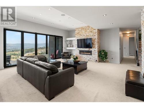 1789 Diamond View Drive, West Kelowna, BC - Indoor Photo Showing Living Room