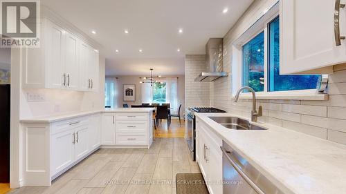 3645 Haven Glenn, Mississauga, ON - Indoor Photo Showing Kitchen With Double Sink With Upgraded Kitchen