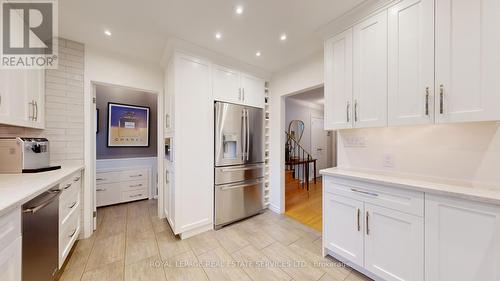 3645 Haven Glenn, Mississauga, ON - Indoor Photo Showing Kitchen