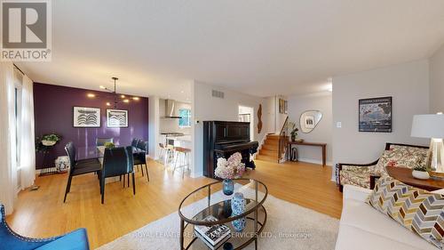 3645 Haven Glenn, Mississauga, ON - Indoor Photo Showing Living Room