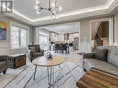 14 Baleberry Crescent, East Gwillimbury, ON - Indoor Photo Showing Living Room