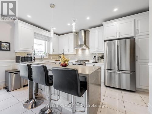 14 Baleberry Crescent, East Gwillimbury, ON - Indoor Photo Showing Kitchen With Stainless Steel Kitchen With Upgraded Kitchen