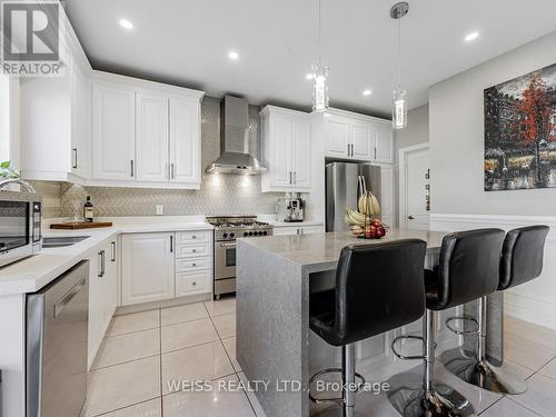 14 Baleberry Crescent, East Gwillimbury, ON - Indoor Photo Showing Kitchen With Stainless Steel Kitchen With Upgraded Kitchen