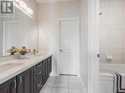 14 Baleberry Crescent, East Gwillimbury, ON - Indoor Photo Showing Bathroom