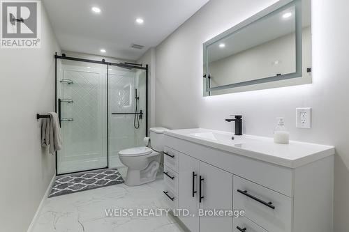 14 Baleberry Crescent, East Gwillimbury, ON - Indoor Photo Showing Bathroom