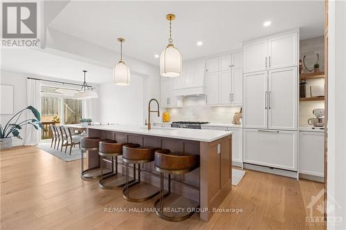 612 Enclave Lane, Clarence-Rockland, ON - Indoor Photo Showing Kitchen With Upgraded Kitchen