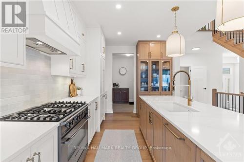 612 Enclave Lane, Clarence-Rockland, ON - Indoor Photo Showing Kitchen With Upgraded Kitchen