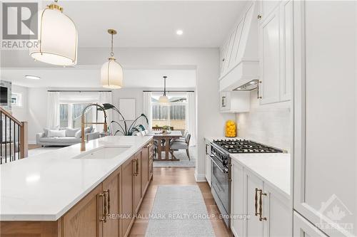 612 Enclave Lane, Clarence-Rockland, ON - Indoor Photo Showing Kitchen With Upgraded Kitchen