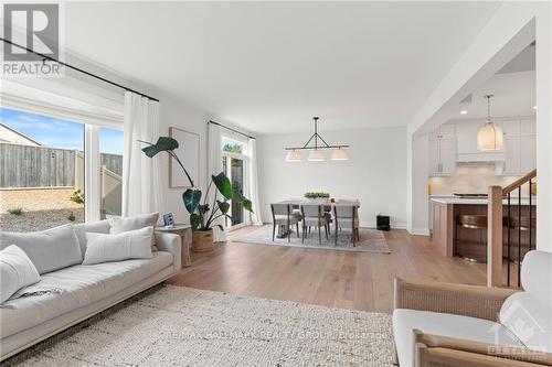 612 Enclave Lane, Clarence-Rockland, ON - Indoor Photo Showing Living Room