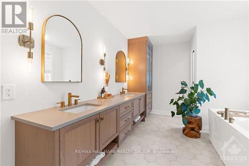 612 Enclave Lane, Clarence-Rockland, ON - Indoor Photo Showing Bathroom