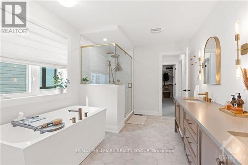 612 Enclave Lane, Clarence-Rockland, ON - Indoor Photo Showing Bathroom