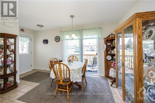 46&50 Fifth Street E, South Dundas, ON - Indoor Photo Showing Dining Room