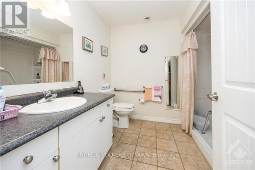 46&50 Fifth Street E, South Dundas, ON - Indoor Photo Showing Bathroom