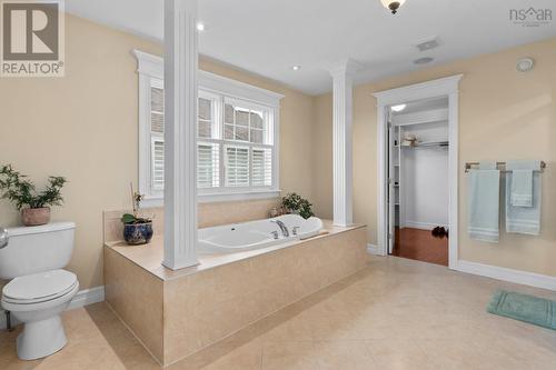 24 Vanier Way, Bedford, NS - Indoor Photo Showing Bathroom