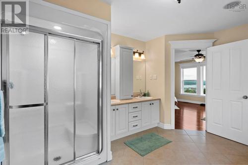 24 Vanier Way, Bedford, NS - Indoor Photo Showing Bathroom