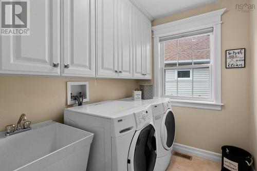 24 Vanier Way, Bedford, NS - Indoor Photo Showing Laundry Room