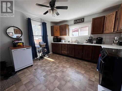 650 Elizabeth, Espanola, ON - Indoor Photo Showing Kitchen