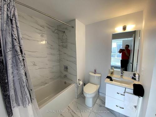 1211-30 Elm Dr W, Mississauga, ON - Indoor Photo Showing Bathroom