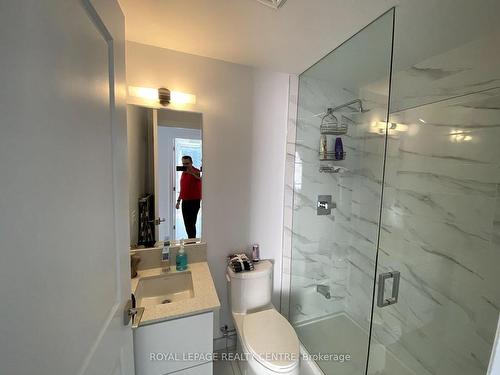 1211-30 Elm Dr W, Mississauga, ON - Indoor Photo Showing Bathroom