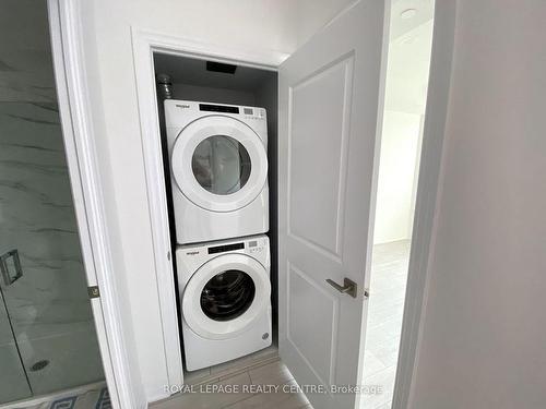 1211-30 Elm Dr W, Mississauga, ON - Indoor Photo Showing Laundry Room