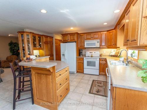 101 Conservation Tr, Centre Wellington, ON - Indoor Photo Showing Kitchen