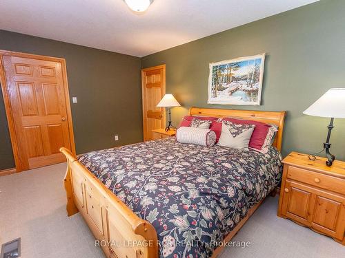 101 Conservation Tr, Centre Wellington, ON - Indoor Photo Showing Bedroom