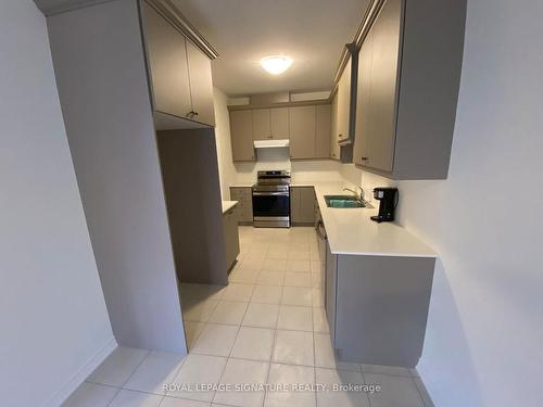 96 Baker St, Thorold, ON - Indoor Photo Showing Kitchen With Double Sink