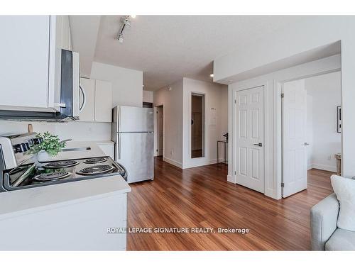 417-1 Wellington St, Brantford, ON - Indoor Photo Showing Kitchen