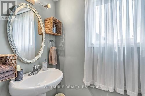 335 Talbot Street, Norfolk (Courtland), ON - Indoor Photo Showing Bathroom