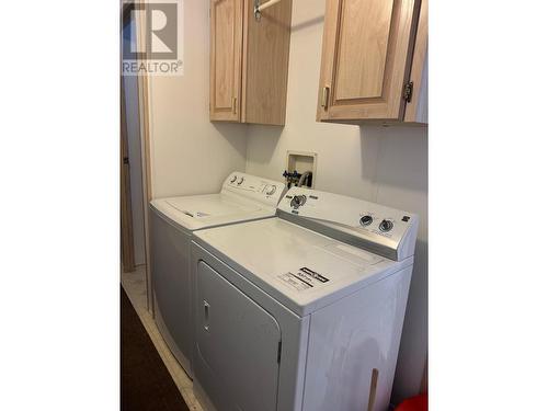 1854 Kokanee  N Crescent, Cranbrook, BC - Indoor Photo Showing Laundry Room