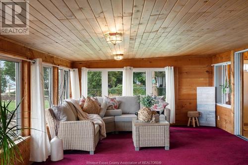 4 Pulley Road, Leamington, ON - Indoor Photo Showing Living Room