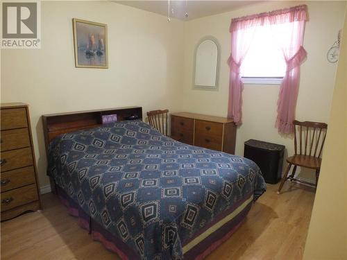 1545 Bellevue Avenue, Sudbury, ON - Indoor Photo Showing Bedroom