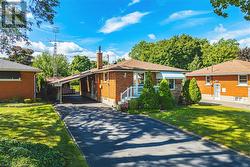 52 HOOVER Crescent  Hamilton, ON L9A 3H1