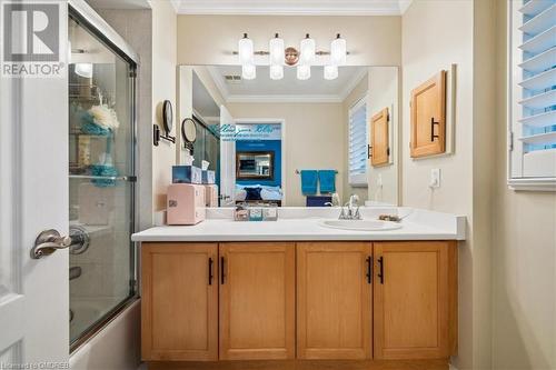 39 Chester Street, Oakville, ON - Indoor Photo Showing Bathroom